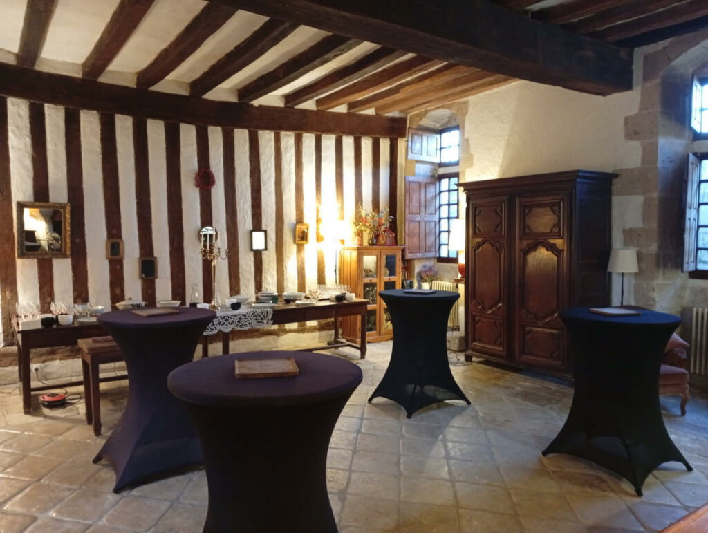 Location espace réception événements,  soirées privées Tours centre val de loire, indre et loire, club réunion, escape game, location mange debout